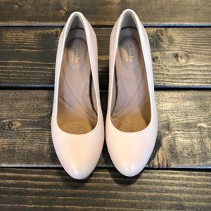 Clark’s artisan 2” heel